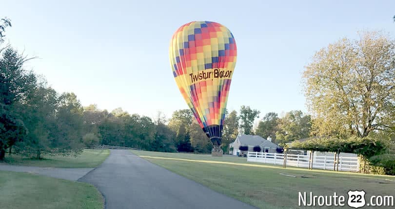 hot air balloon lands on persons property in hunterdon county NJ route 22